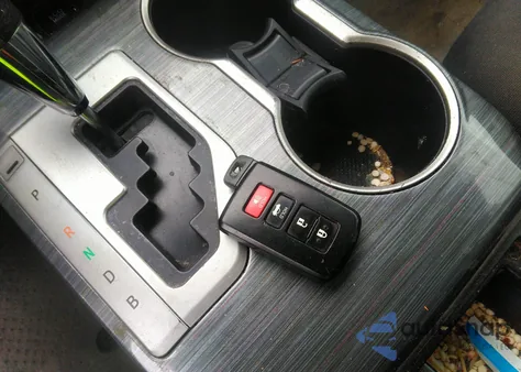 2012 Toyota Camry Hybrid Xle z USA, uszkodzony, nr VIN 4T1BD1FK4CU058178